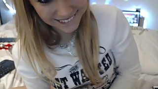 Siswetlive.com *** Hot siswet19 flashing ass on live webcam