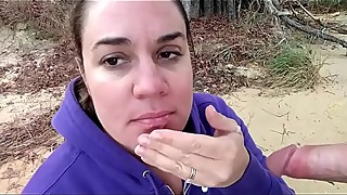Wife to fuck in a public park, she pleases her man with a doggy style over a bench