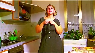 Retro Italian Housewife Kitchen Blowjob